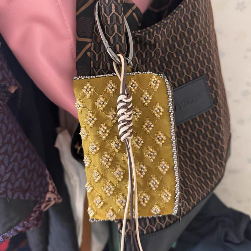 Luxury Bags Design - Mini Torebki z Ozdobnymi Akcesoriami dla
