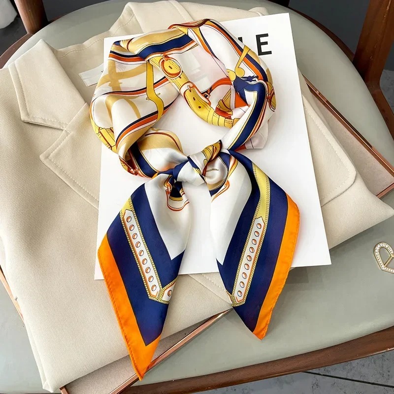 Luxury Bags Design - Luksusowa, cienka, jedwabna kwadratowa apaszka damska