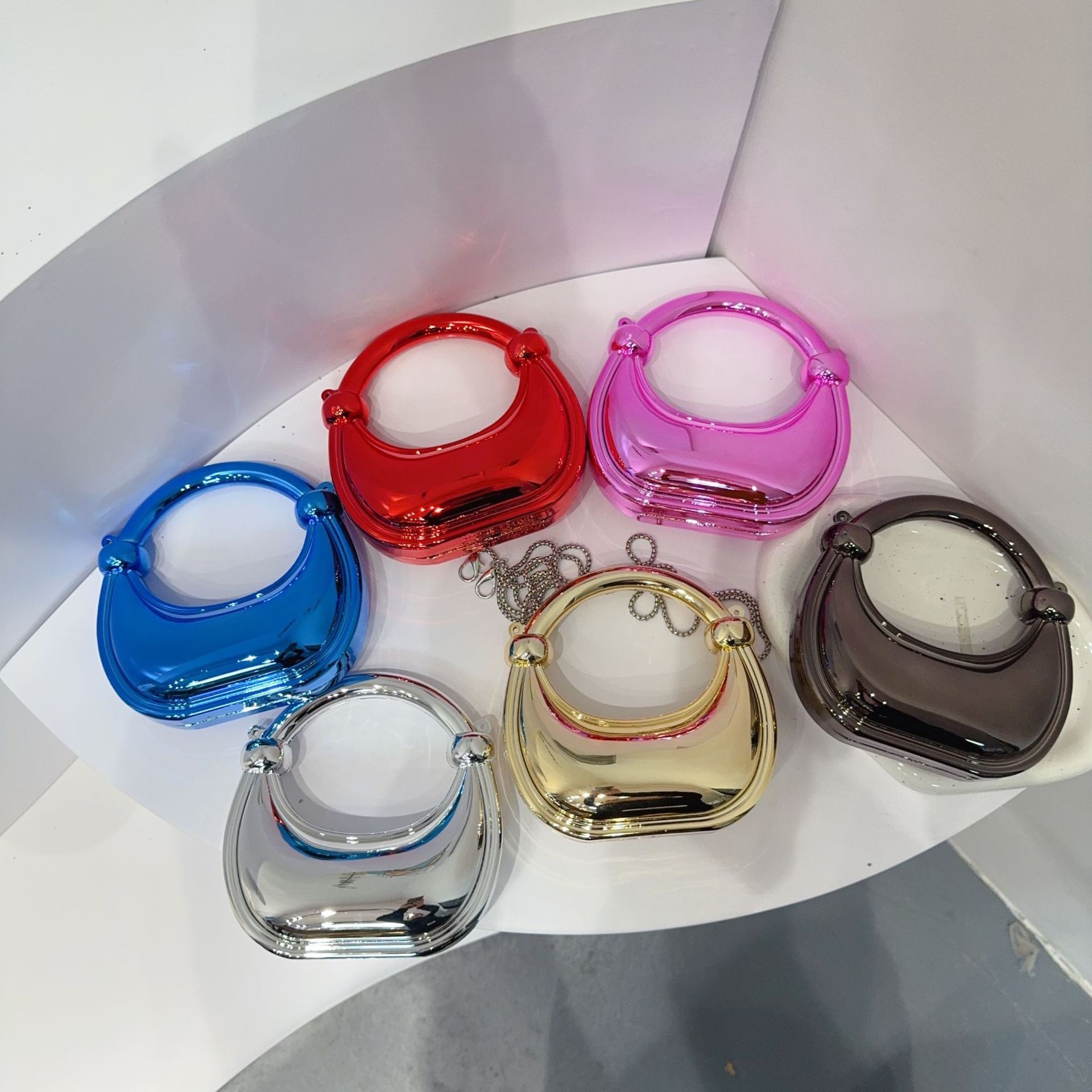 Mini złota torebka wieczorowa  – Luxury Bags Design recenzja i cena